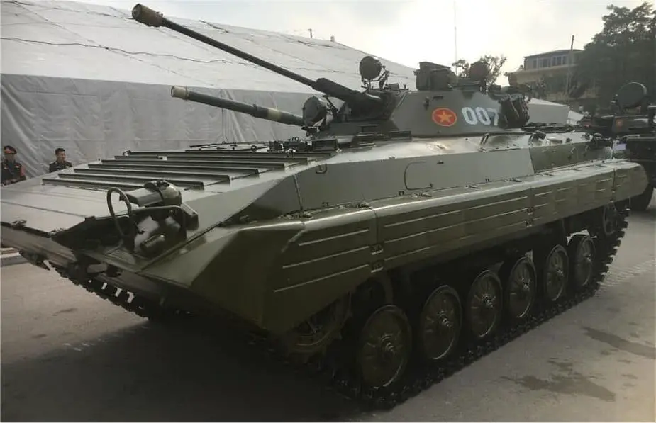 BMP 2 tracked armored IFV Infantry Fighting Vehicle Vietnam Army Viet Bac Exhibition Fair 2019 925 001