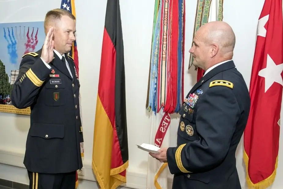 French Army and U.S. Army exchange a general officer as deputy division commander 1