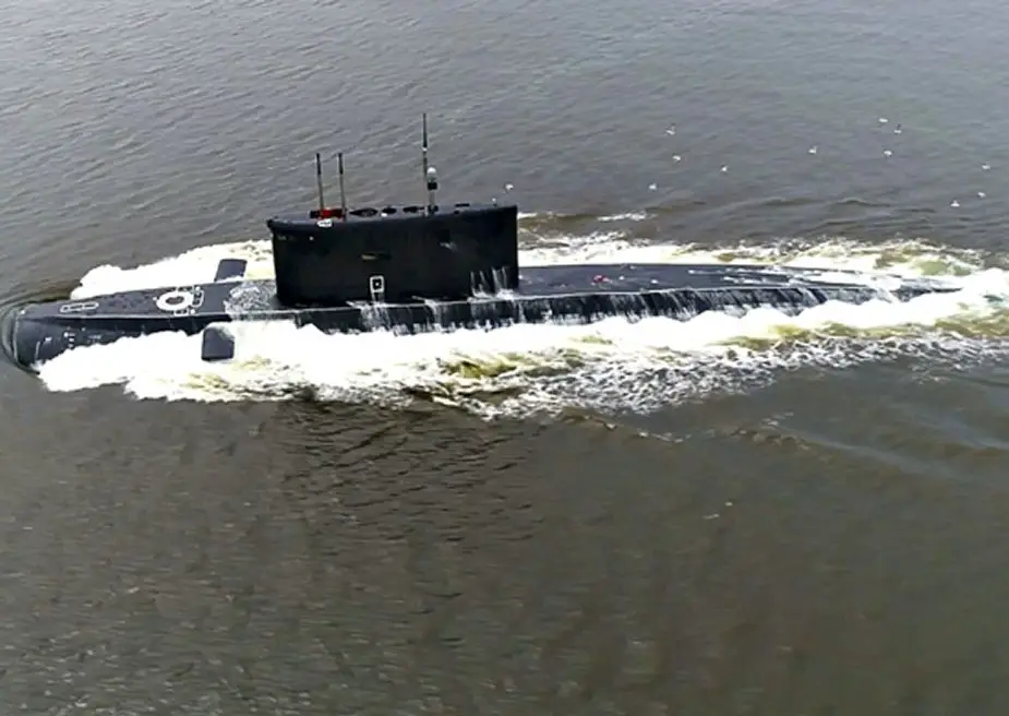 Pacific Fleet submarine launches torpedo attack at adversary warships at drills 925 002