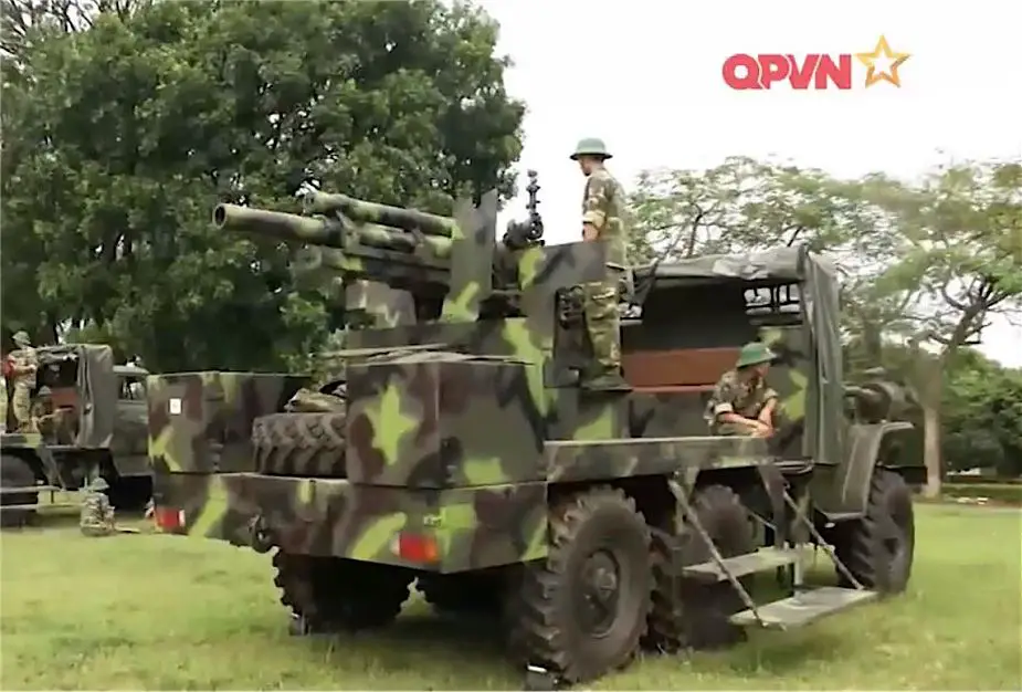 Vietnam has developed wheeled self propelled howitzer using M101 105mm towed gun 925 001