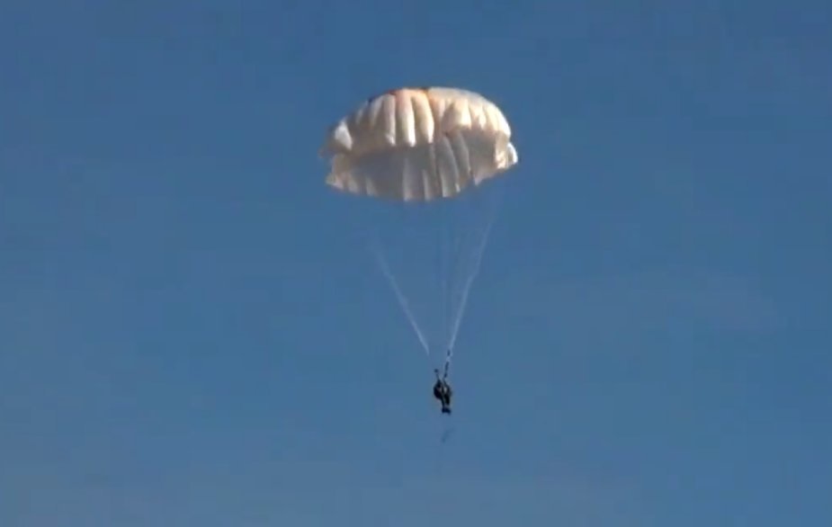 Rostec details D 14 parachute for Ratnik suite 01