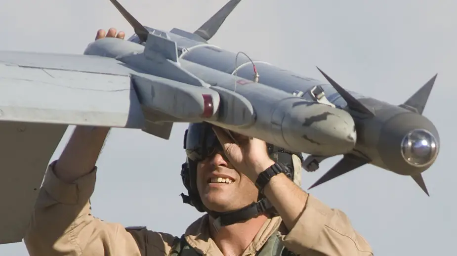 Raytheon wins 392M AIM 9X Sidewinder production contract
