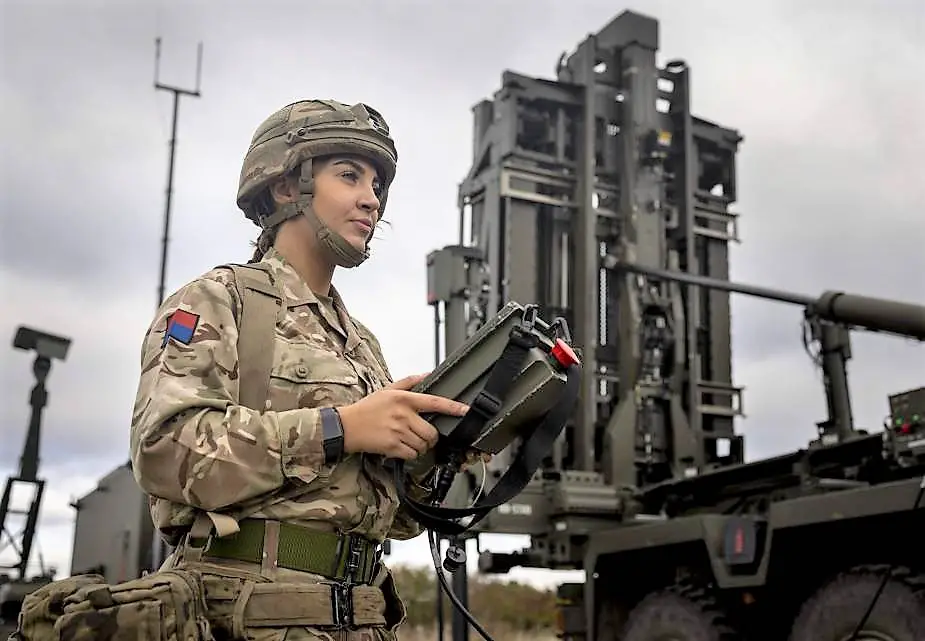 https://www.armyrecognition.com/images/stories/news/2021/december/British_Royal_Artillery_gets_Sky_Sabre_air_defence_system_2.jpg