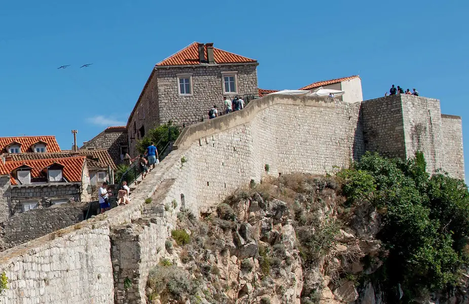 US B 52 assurance overflights demonstrate US commitment to Southeastern European allies and partners 03