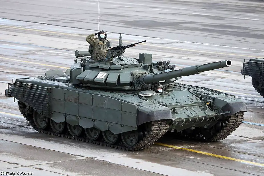 Russian army receives new improved T 72B3M tanks fitted with new armor 925 002
