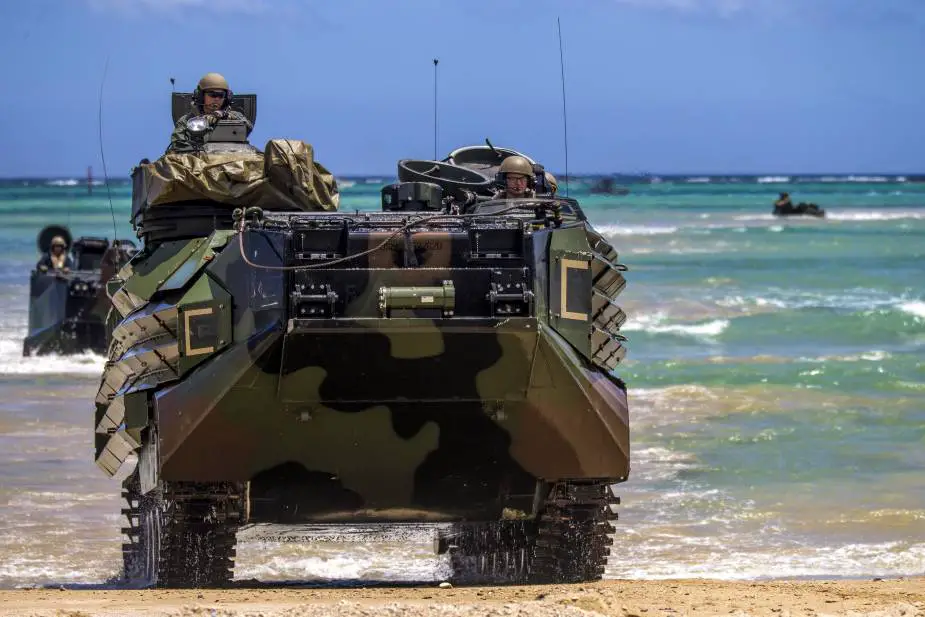 FUERZAS ARMADAS DE GRECIA  Greek_Marine_Corps_to_get_former_USMC_AAV-7A1_Amphibious_Assault_Armored_Vehicles