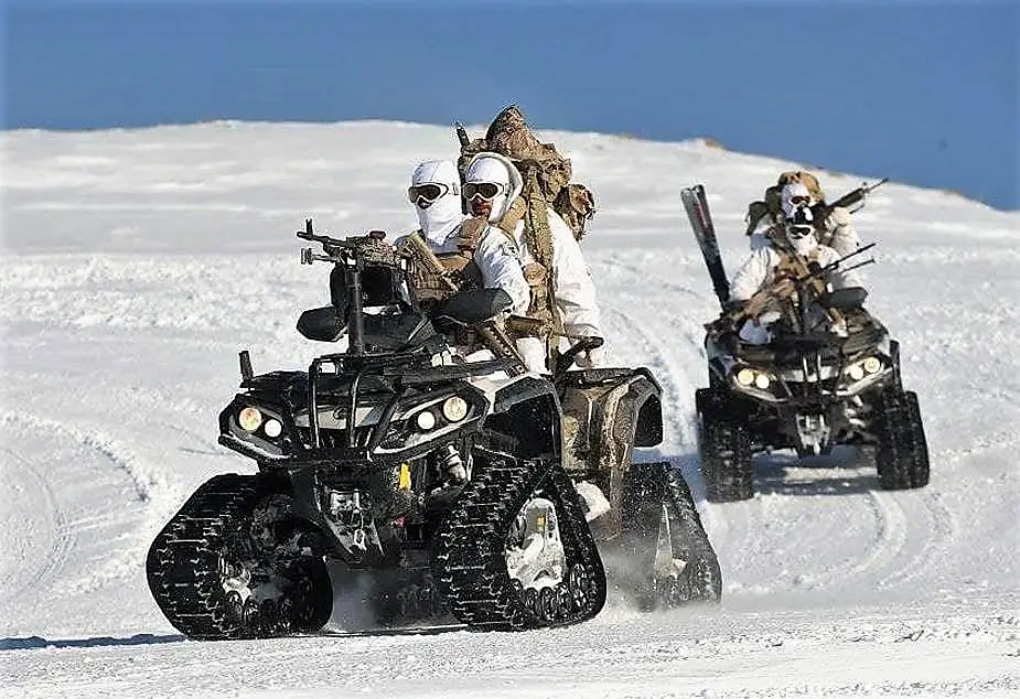 القوات الخاصة التابعة للحرس الثوري الإسلامي الإيراني تتدرب على الثلج