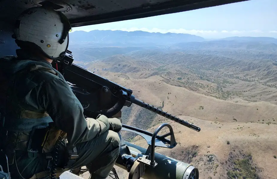 Czech pilots have completed their first flights on the new UH 1Y Venom and AH 1Z Viper helicopters 02