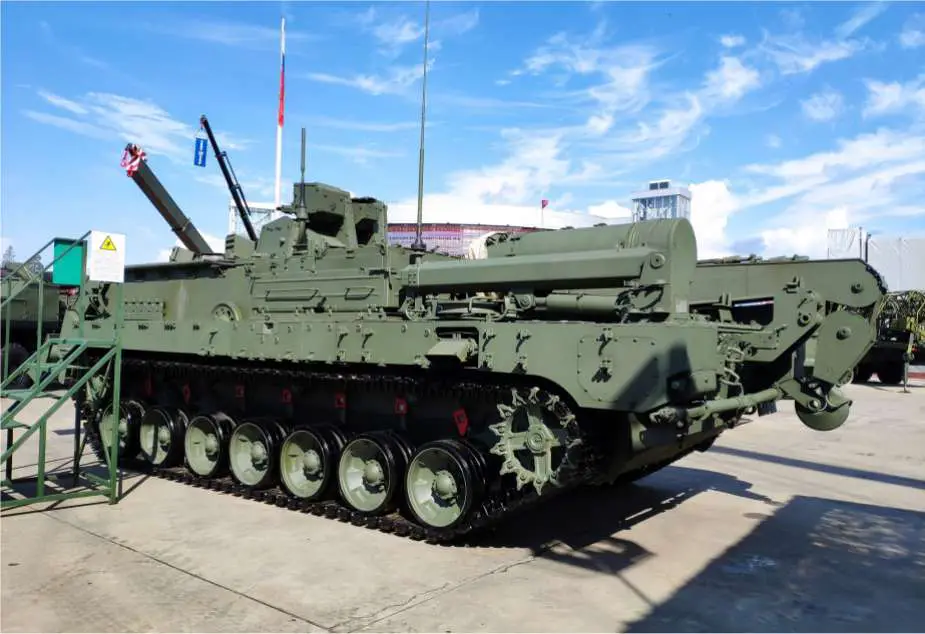 Russia Unveils Cutting Edge T 16 Armored Recovery Tank at Army 2023 925 002