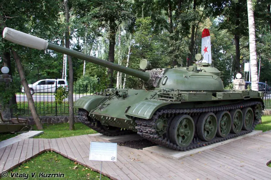 Russia sends old T 54 T 55 tanks to Ukraine to replace loss of modern tanks 925 003