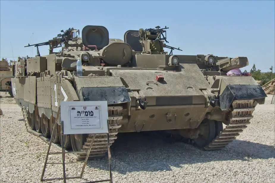 Israel armored vehicles raid Gaza 925 003