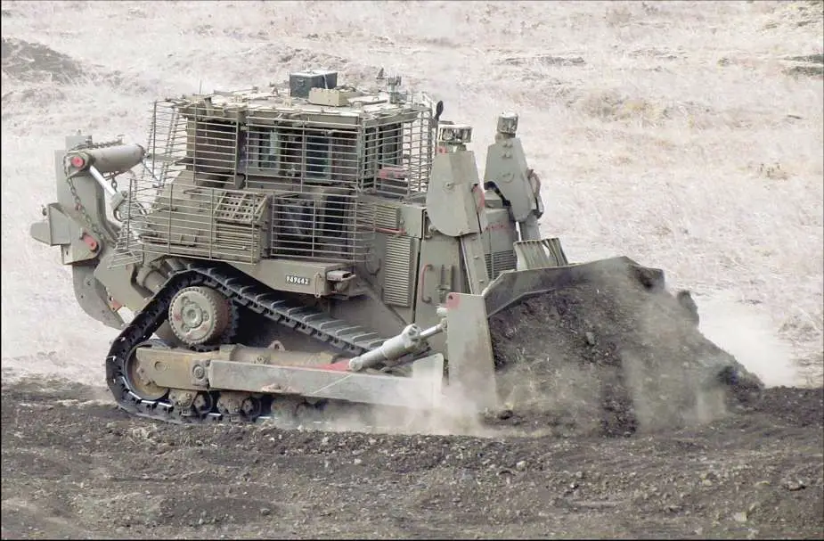 Israel armored vehicles raid Gaza 925 004