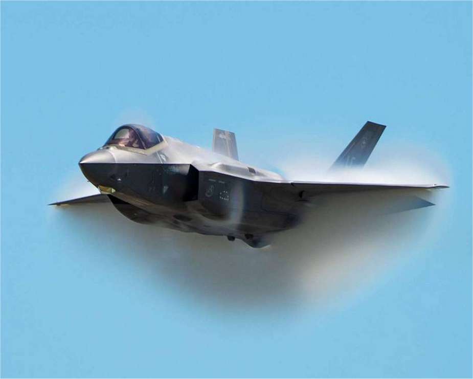 Czech Republic and US sign 6.6 Bn deal for 24 F 35 fighter jets