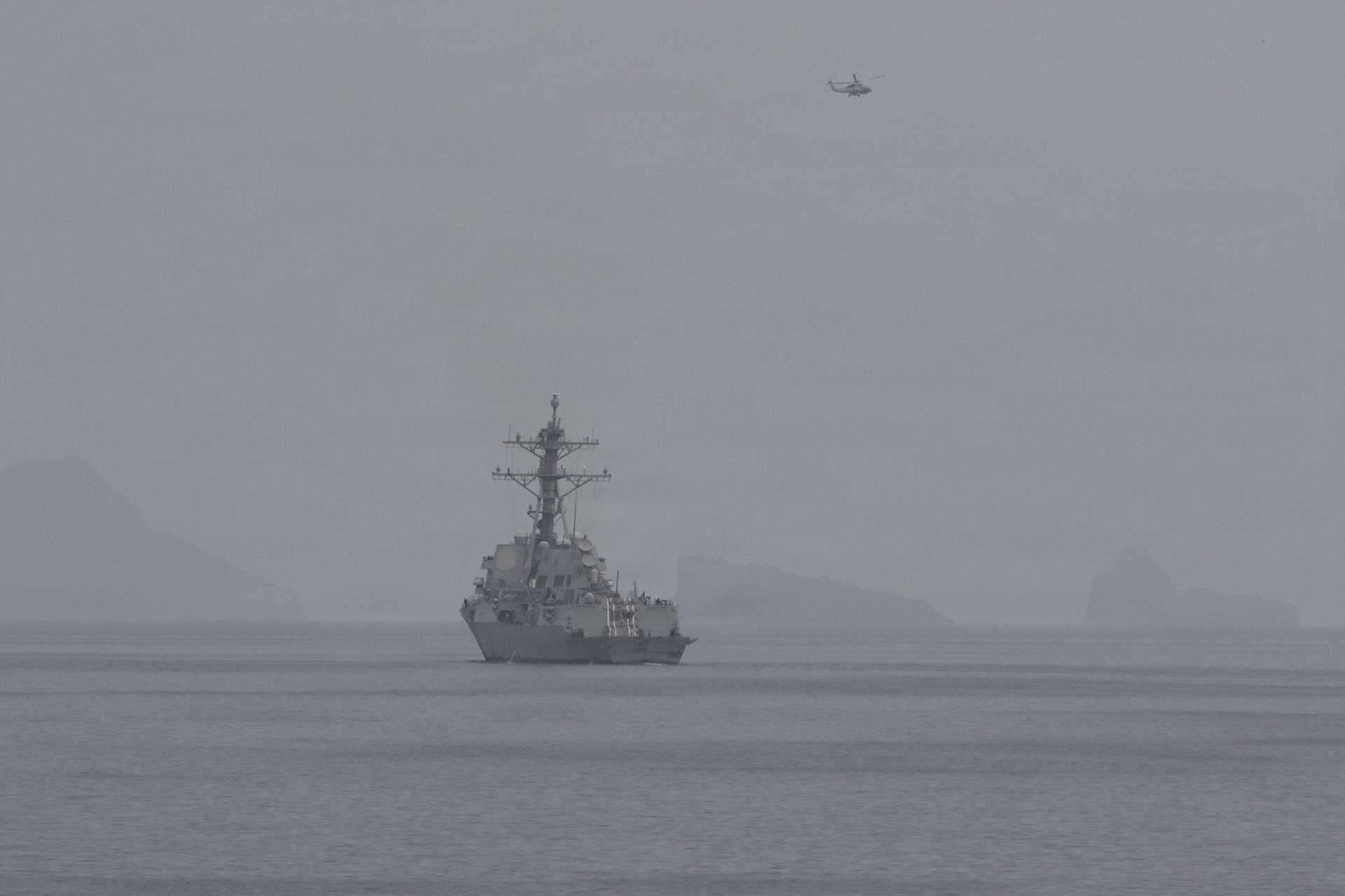 U.S. Deploys 2 Arleigh Burke Destroyers to Launch Strait of Hormuz Mine-Clearing Operation