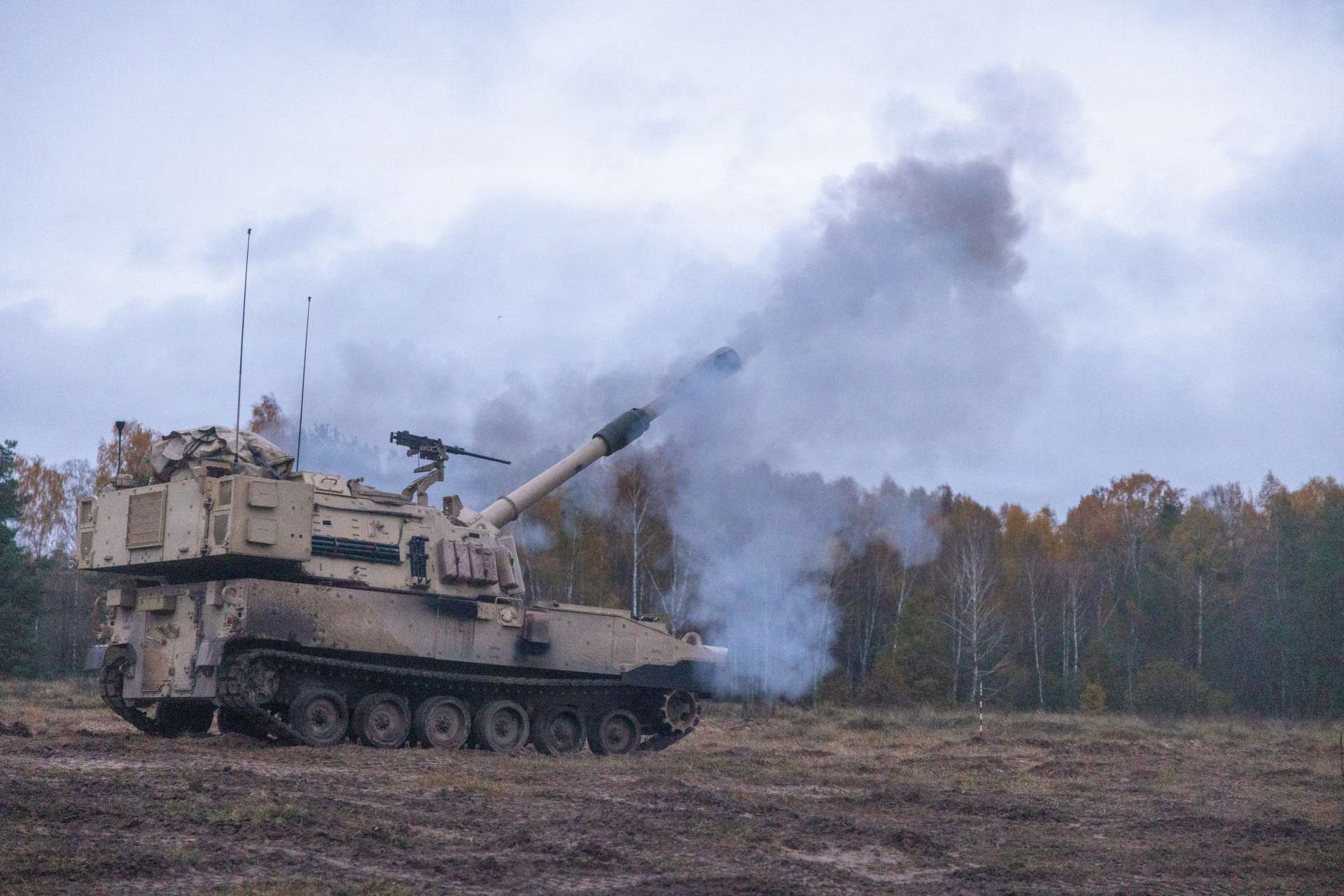 General Dynamics’ LR-PGK successfully guided a U.S. Army XM1113 155mm rocket-assisted projectile beyond 50 kilometers, advancing long-range precision artillery capability (Picture Source: U.S. Army)