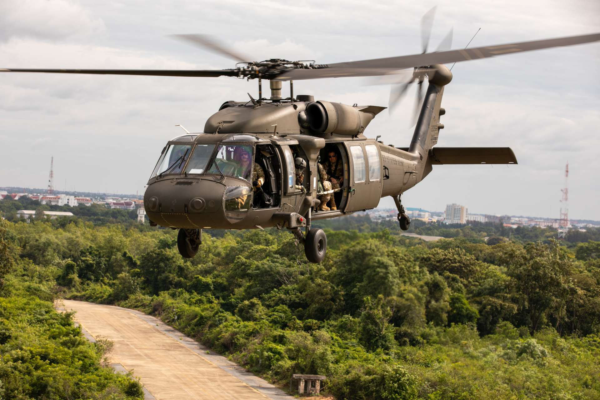 The U.S. has approved a possible $2.3 billion sale of 21 UH-60M Black Hawk helicopters to strengthen Norway’s Army and Special Operations Forces mobility and readiness (Picture Source: Washington Air National Guard)