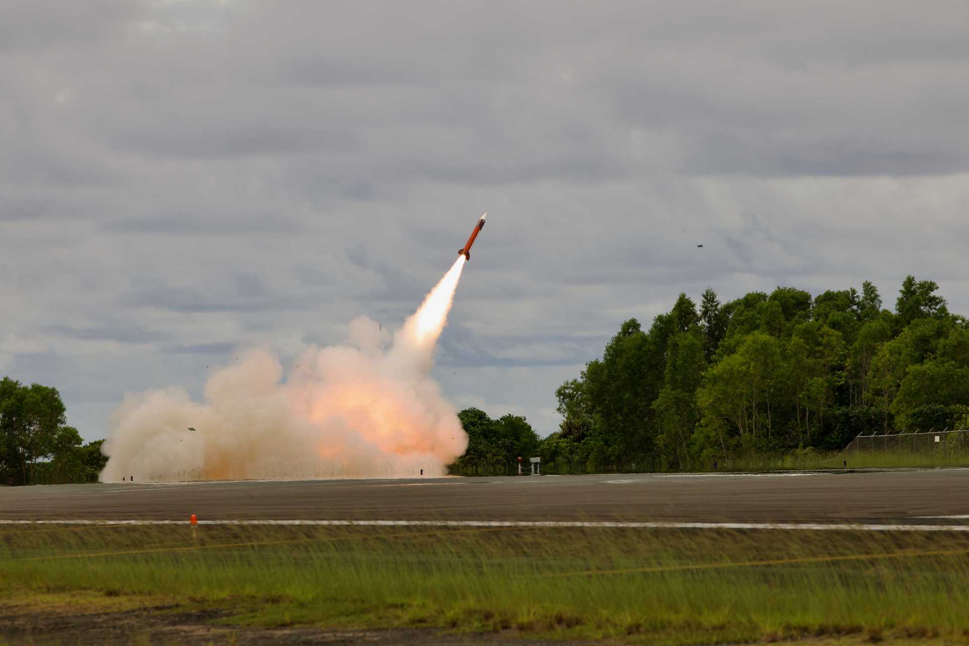 A Patriot Advanced Capability-2 interceptor missile launches from an M903 Patriot Launching Station during Exercise Tenacious Archer 25 on August 19, 2025. The image illustrates the ground-based air defense mission as the U.S. Air Force pursues the CAMP-GLCA program to develop a more affordable supersonic interceptor for larger defensive missile inventories.