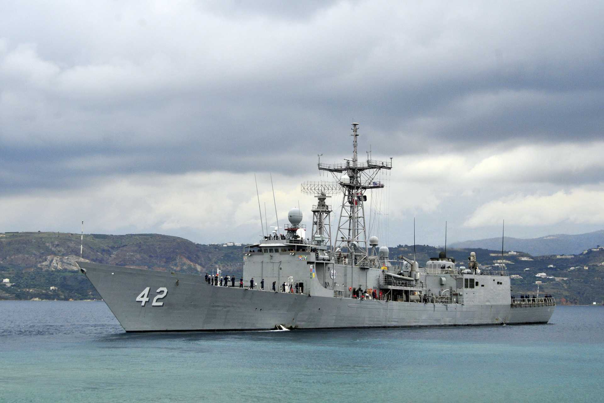 The USS Klakring (FFG-42) was the 32nd Oliver Hazard Perry-class guided-missile frigate built for U.S. Navy service, commissioned on August 20, 1983, and decommissioned on March 22, 2013. (Picture source: US Navy)