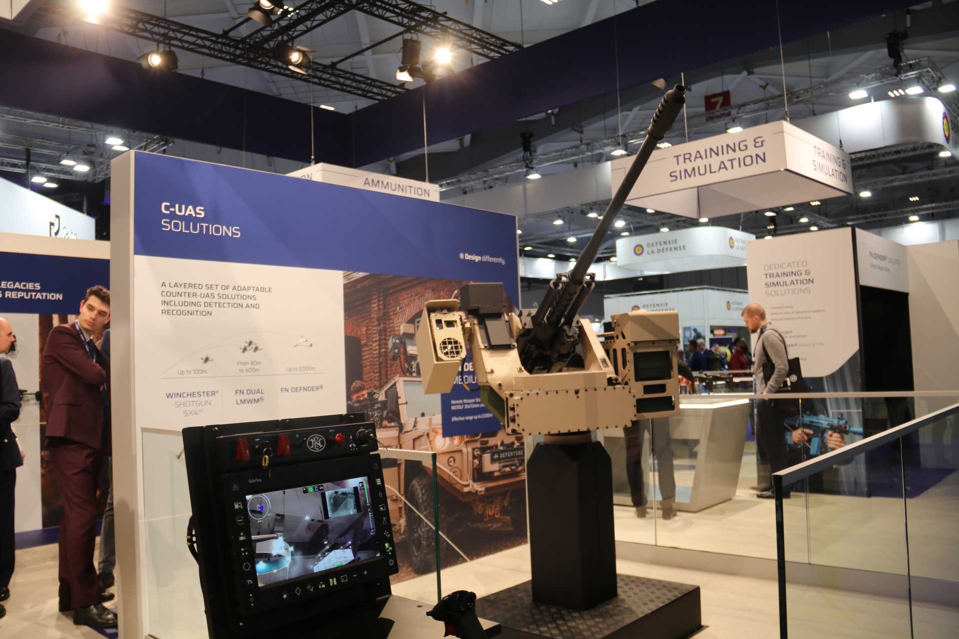 FN Herstal’s DEFNDER remote weapon station equipped with a 30 mm automatic cannon forms the outer engagement layer of the company’s new C-UAS system, capable of destroying aerial threats such as drones and loitering munitions at ranges of up to 2,000 meters.