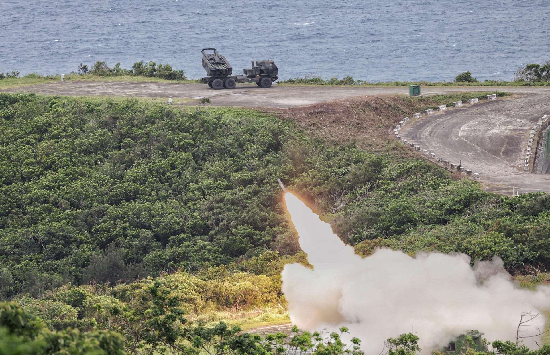 U.S. Accelerates Taiwan Arms Deliveries as Army Targets HIMARS Launchers and Harpoon Missiles