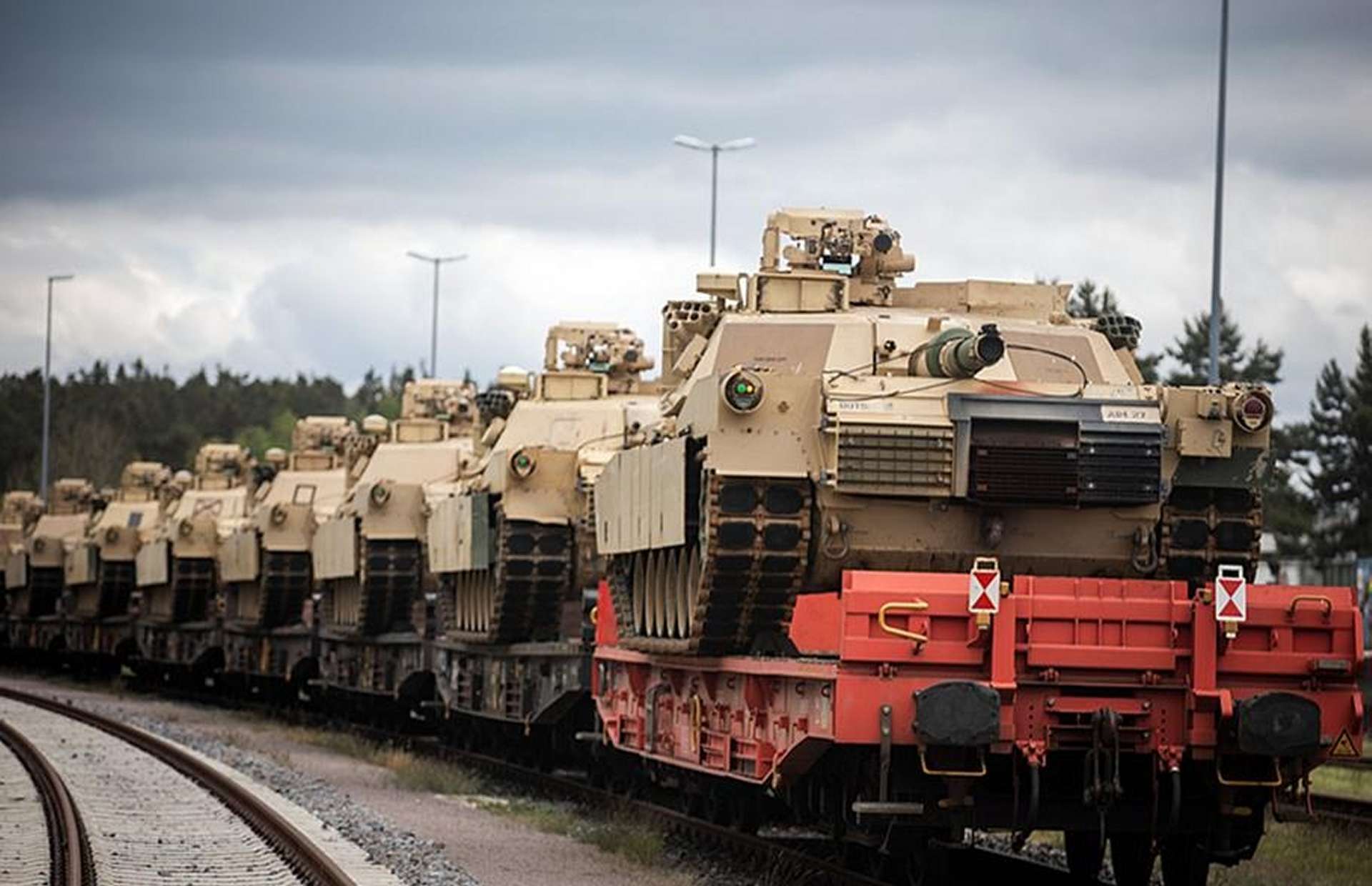 U.S. Clears $185M Support Package to Keep Ukraine’s Abrams, Bradley and HIMARS in Combat