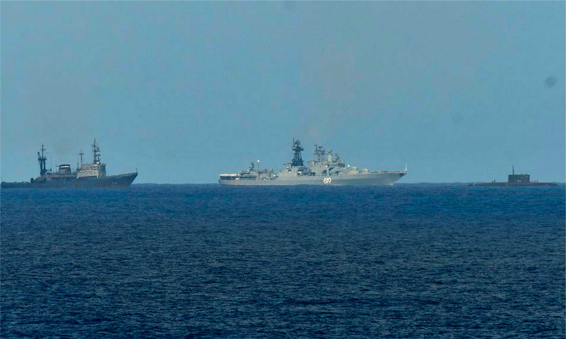 Italian Navy Frigate Shadows Russian Kilo-Class Submarine in Mediterranean NATO Operation