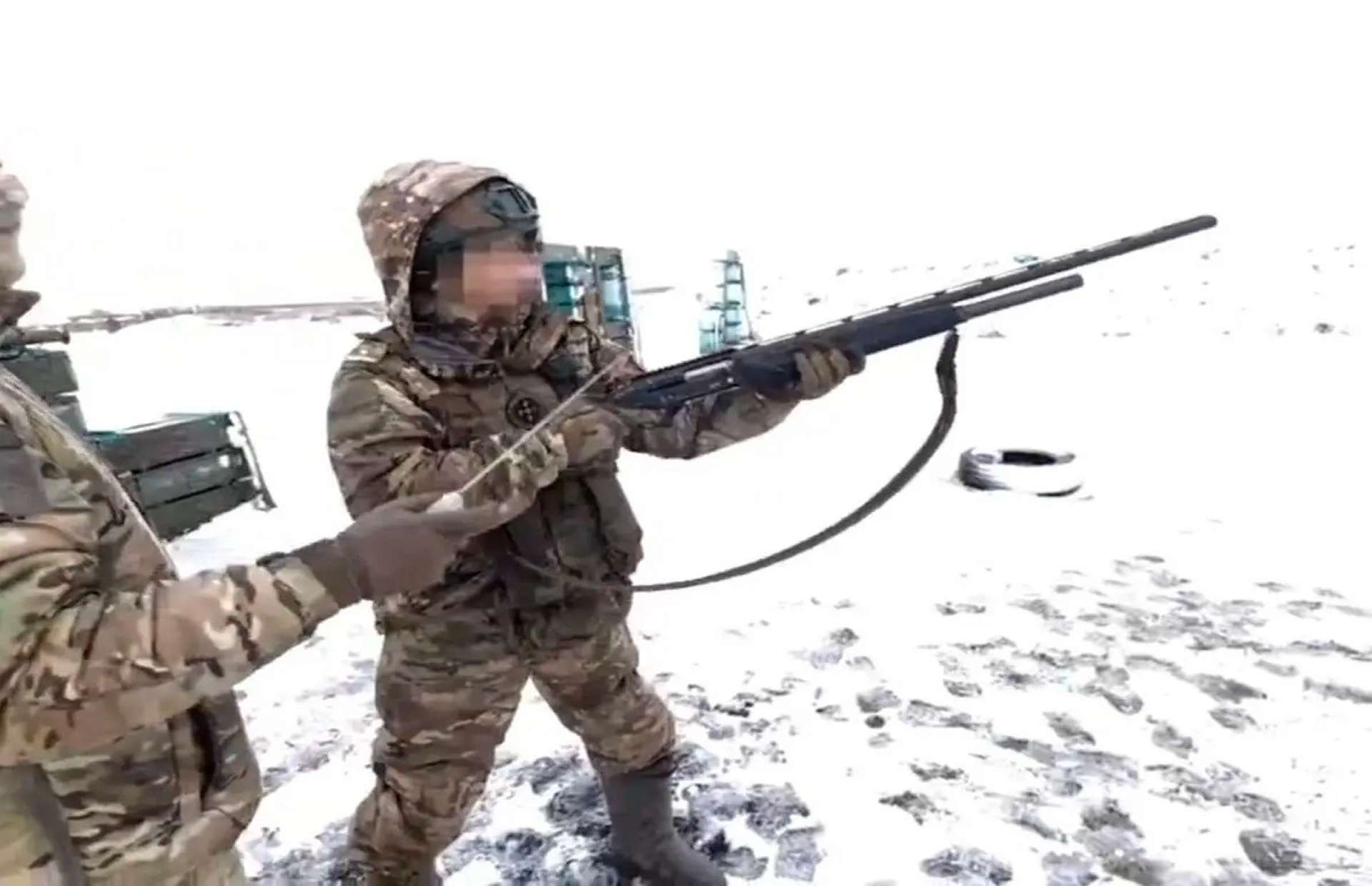 Russia Issues Shotguns to Infantry Units as Emergency Defense Against Drone Attacks