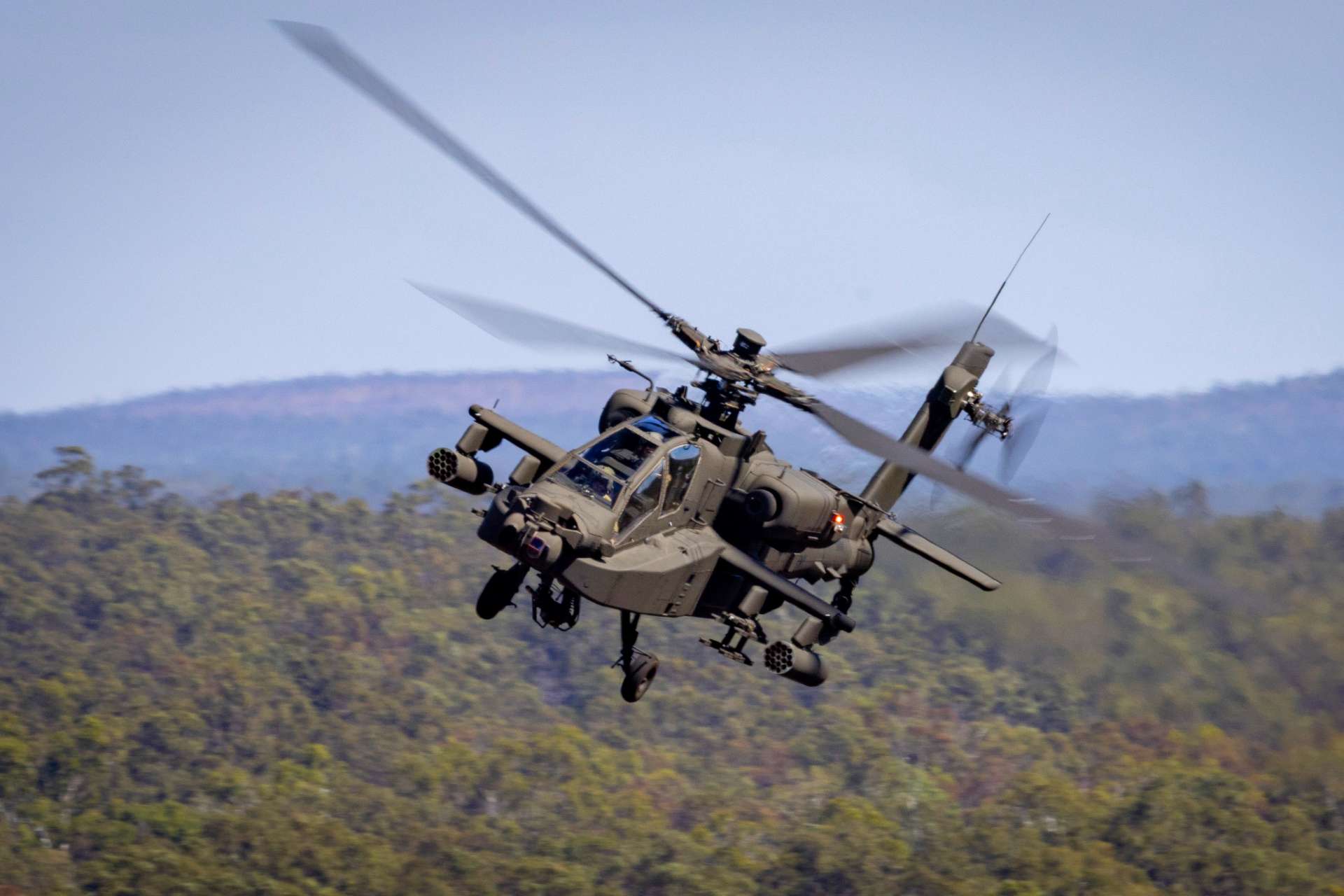 Australia’s first AH-64E Apache live-fire exercise marked a major step toward an operational, networked attack aviation capability for Indo-Pacific missions (Picture Source: Australian Department of Defence)