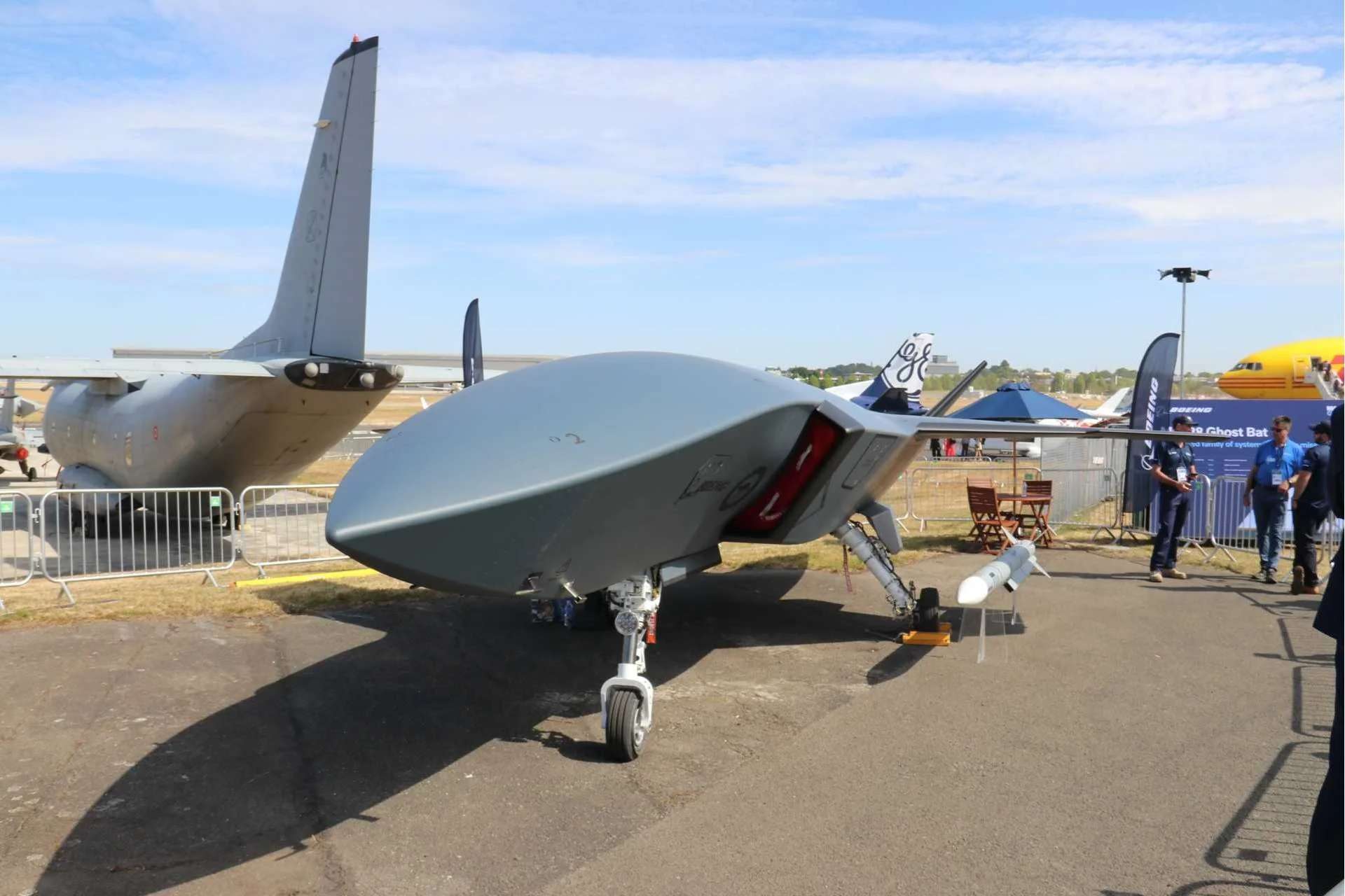 Boeing’s MQ-28 Ghost Bat at Farnborough highlights the accelerating race to field autonomous uncrewed combat aircraft able to carry missiles, sensors and electronic-warfare payloads alongside crewed fighters (Picture source: Army Recognition Group).