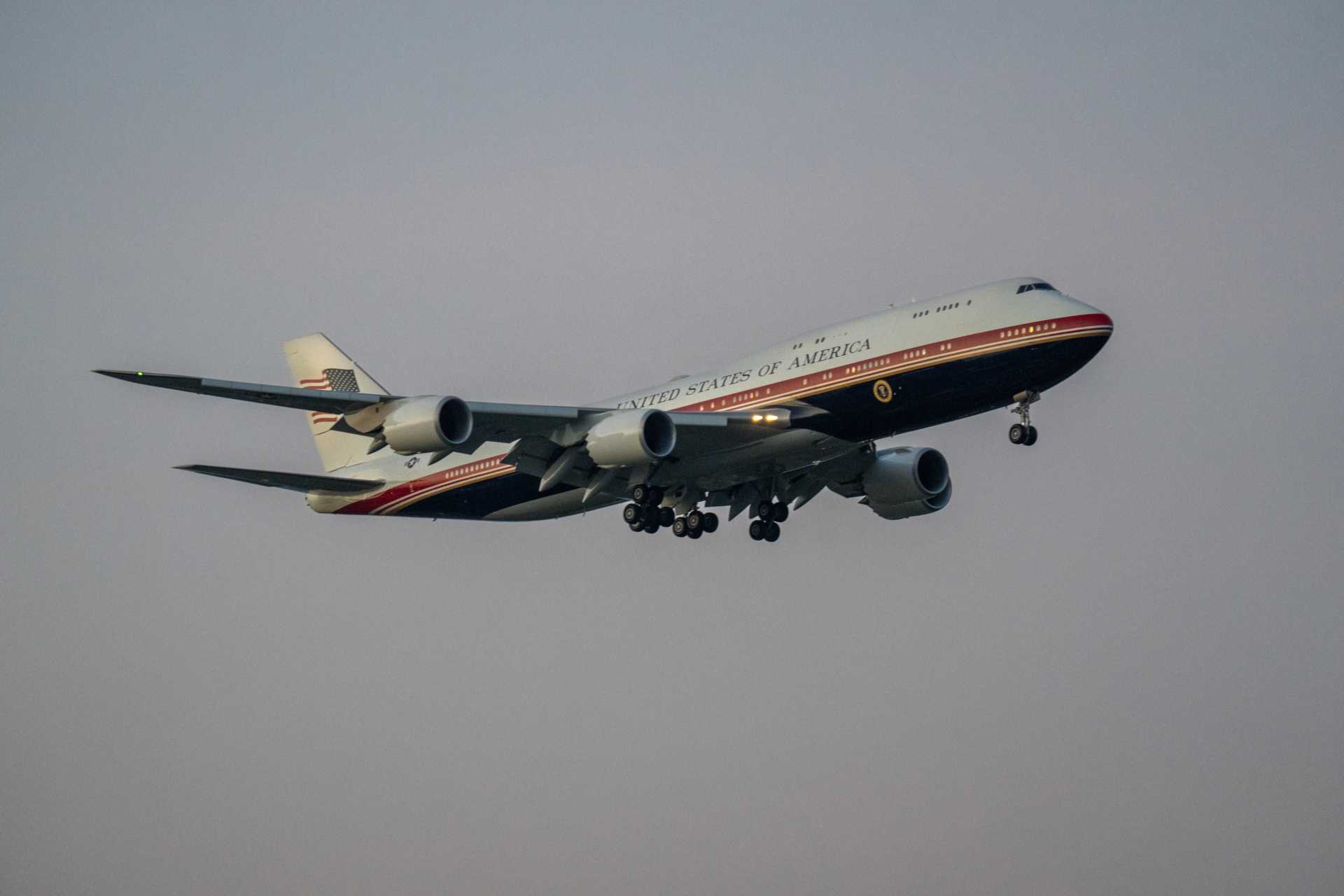 Delivered to Qatar in 2012 and gifted to the U.S. in 2025, this converted Boeing 747-8i became both an interim replacement for the aging Air Force One fleet and one of the most politically debated acceptances of a foreign aircraft in U.S. history. (Picture source: X/Andrew Leyden)