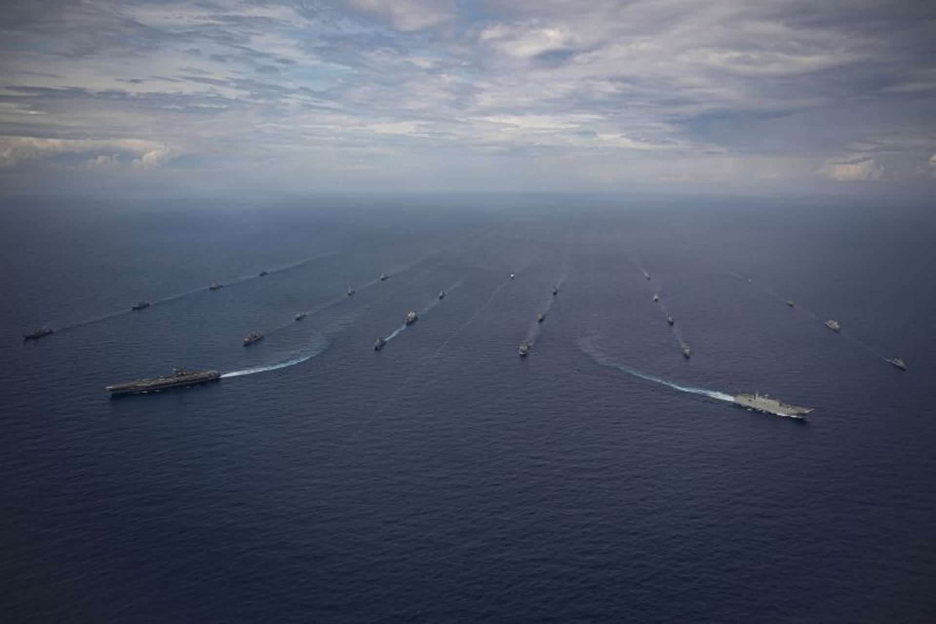 RMNS Mohammed VI and Senegal’s Niani arrived in New York for International Naval Review 250, highlighting African naval participation with a Moroccan FREMM frigate armed for air defense, anti-ship strike, and anti-submarine warfare, alongside a Senegalese missile-armed offshore patrol vessel built for maritime security and interdiction missions (Picture source: U.S. DoW).