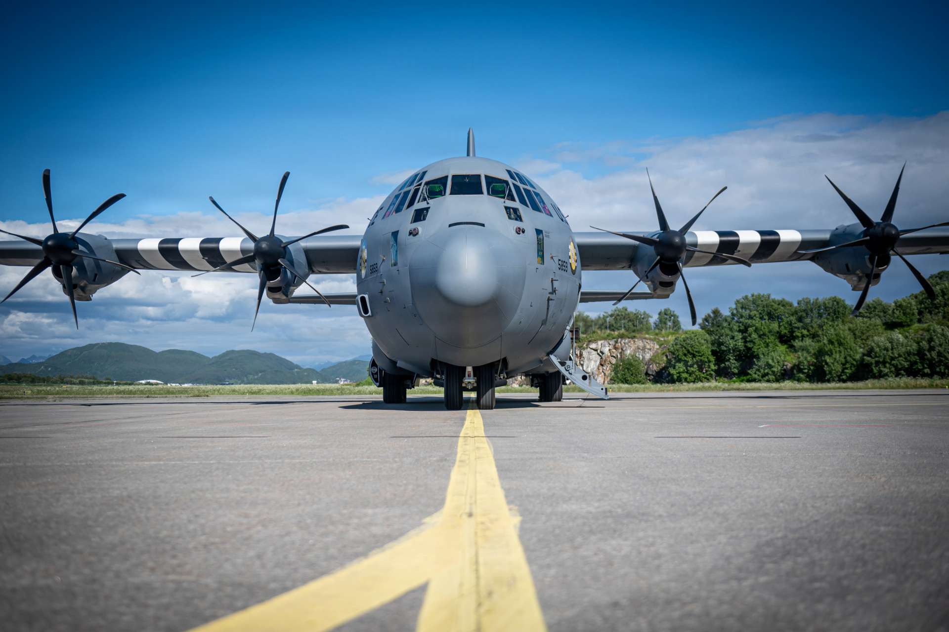 Kentucky Air National Guard C-130J Super Hercules aircraft completed 24 tactical airlift missions during NATO’s Ramstein Flag 2026 exercise, moving personnel and cargo across six European countries to test distributed operations and allied mobility (Picture source: U.S. DoW).