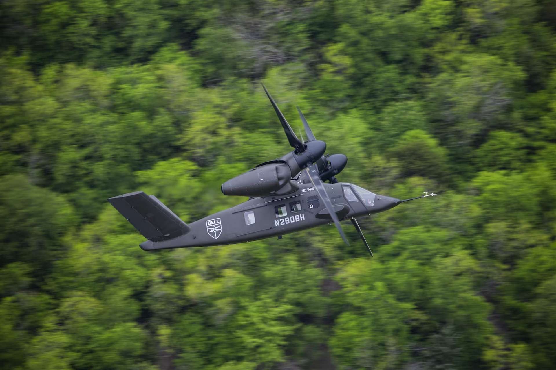 The U.S. Army’s MV-75 Cheyenne tiltrotor combines vertical lift with fixed-wing speed and range, supported by RTX-supplied power, drivetrain, air-data, crew-protection, and icing systems for long-range assault missions (Picture source: Bell).
