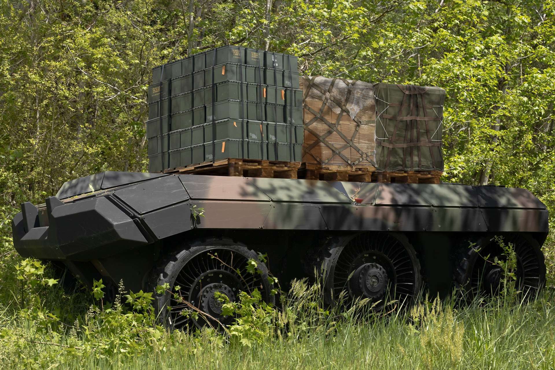 BLADE has secured a U.S. Army Project Sustainment award to advance its Dire WOLF autonomous logistics UGV for high-risk battlefield resupply missions (Picture Source: BLADE)