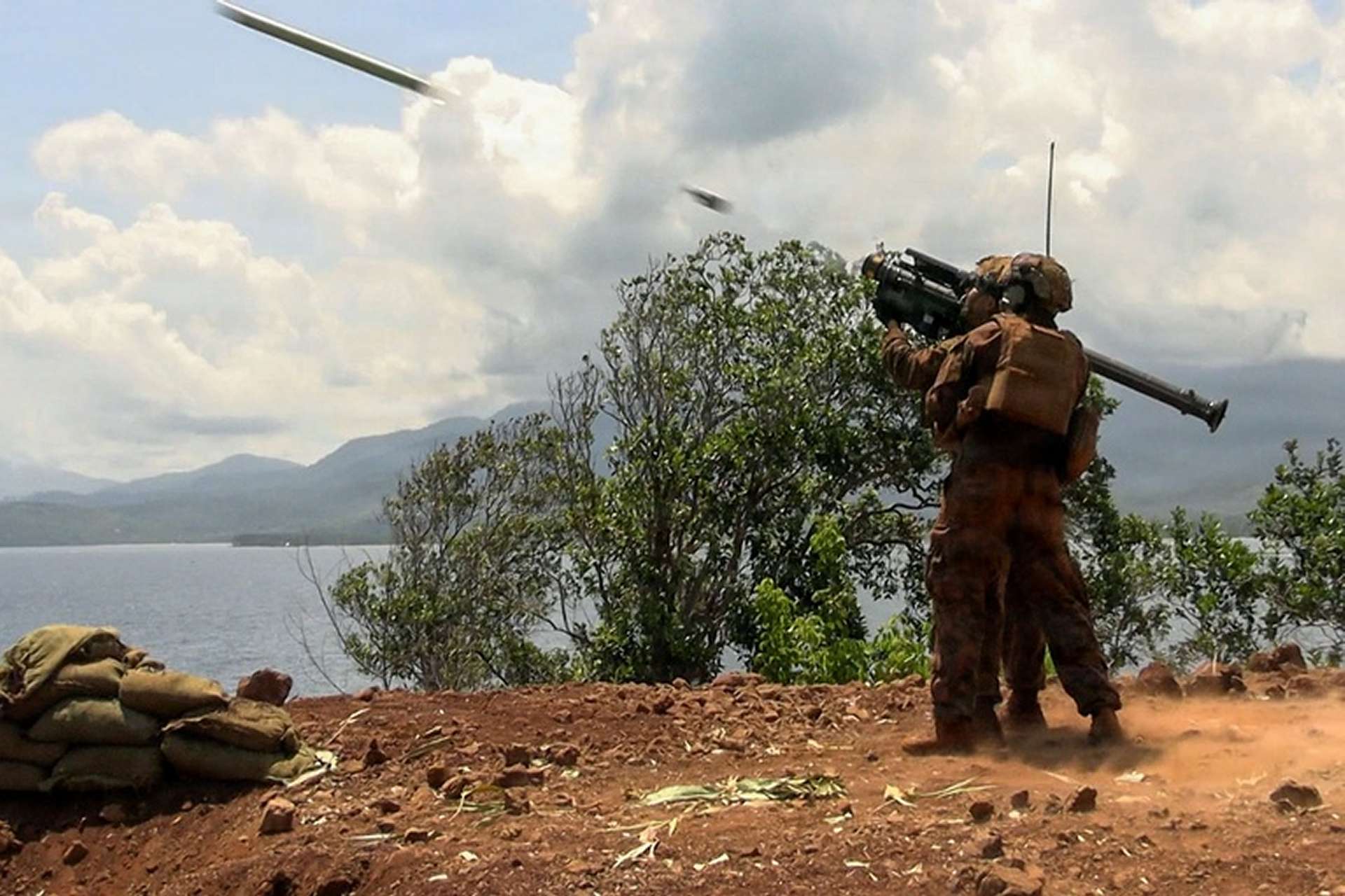 RTX’s Raytheon will double global FIM-92 Stinger production through new European manufacturing in Germany and the Netherlands, strengthening NATO’s low-altitude air-defense stocks against aircraft, helicopters, cruise missiles, and drones (Picture source: U.S. DoW).