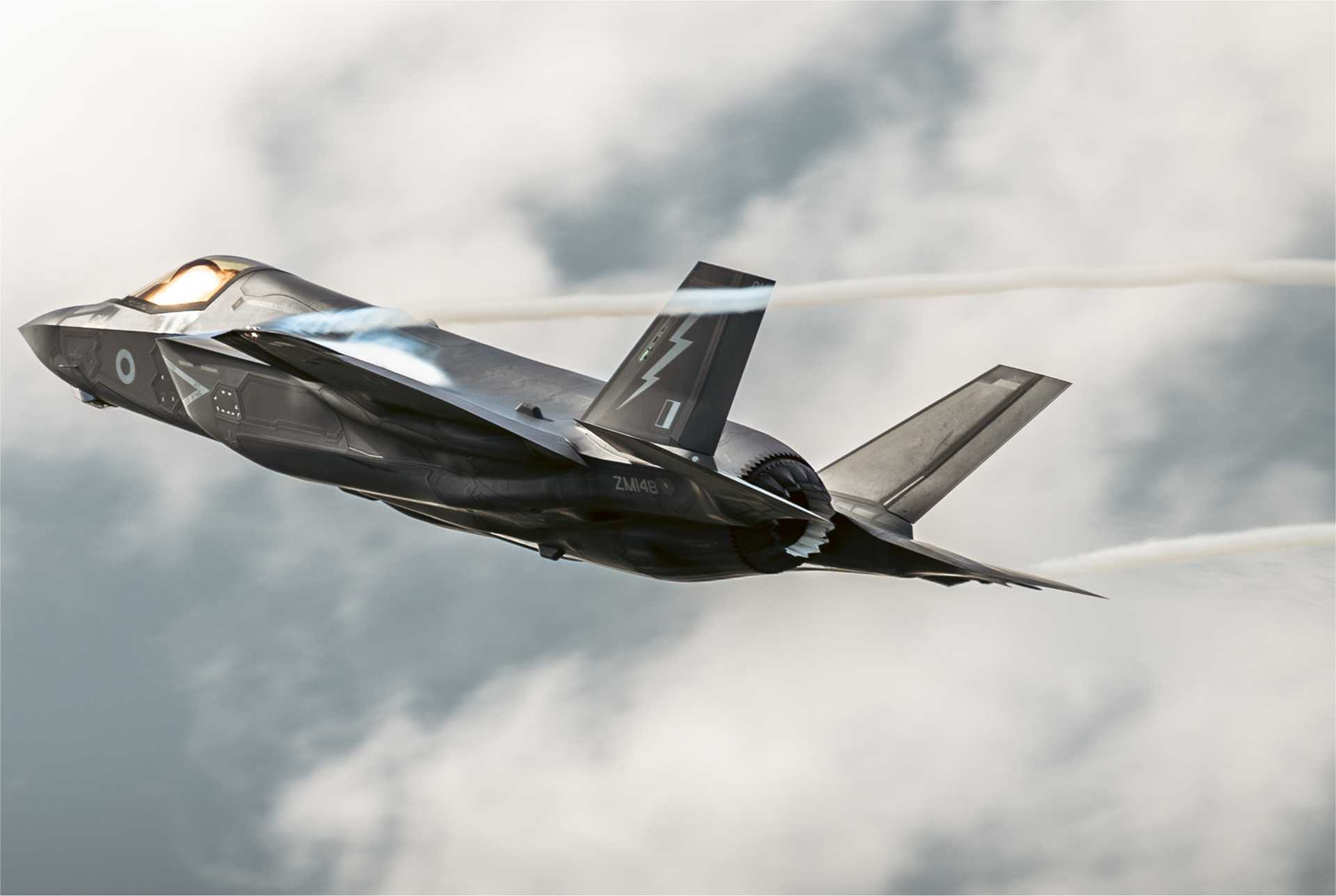A British Royal Air Force F-35B Lightning II flies during a training mission. The United Kingdom has reaffirmed its commitment to acquiring F-35A fighter aircraft and joining NATO's Dual Capable Aircraft nuclear mission under the Defence Investment Plan 2026. (Picture source: UK MoD)