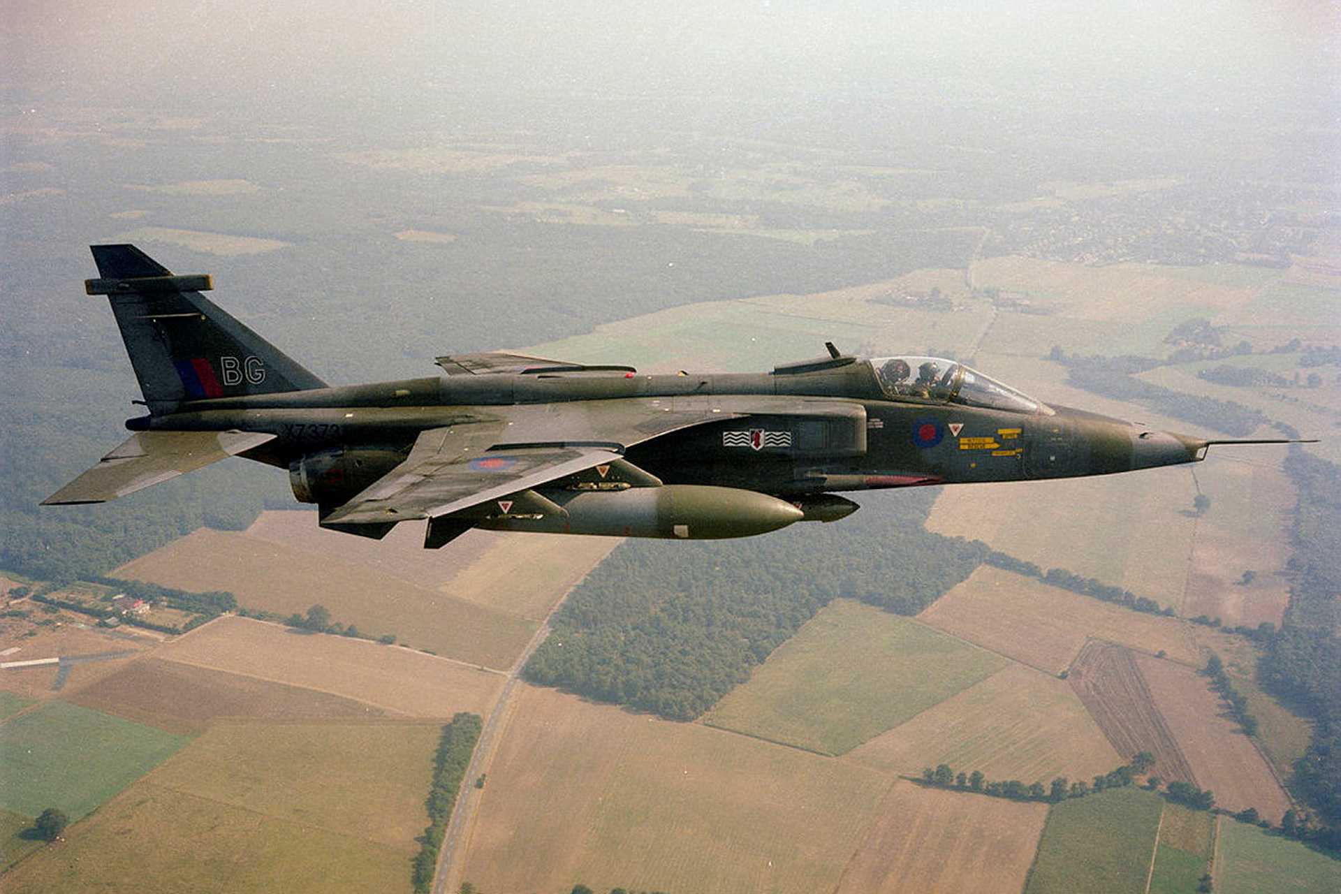 Although conceived during the 1960s, the Jaguar remains a capable strike aircraft, with a maximum speed of Mach 1.6 at altitude and Mach 1.1 at sea level, a combat radius of 815 km, and up to 4,500 kg of external stores across seven hardpoints. (Picture source: UK MoD)