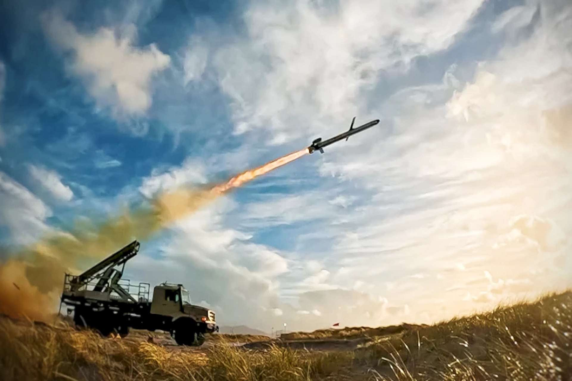 MBDA’s CROSSBOW OWE Heavy has completed its first firing trials, demonstrating progress toward a European ground-launched deep strike weapon with an 800 km-plus range and a payload of up to 300 kg for precision attacks against rear-area targets (Picture source: MBDA).