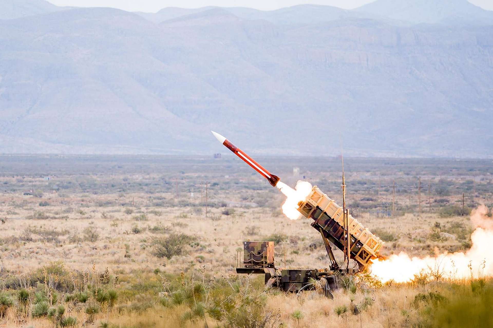 Poland has signed a $988 million agreement with the NATO Support and Procurement Agency for several hundred PAC-2 GEM-T interceptors, expanding the Wisła Patriot air-defense system with longer-range, blast-fragmentation missiles designed to strengthen protection against aircraft, cruise missiles, drones, and selected ballistic missile threats (Picture source: RTX).