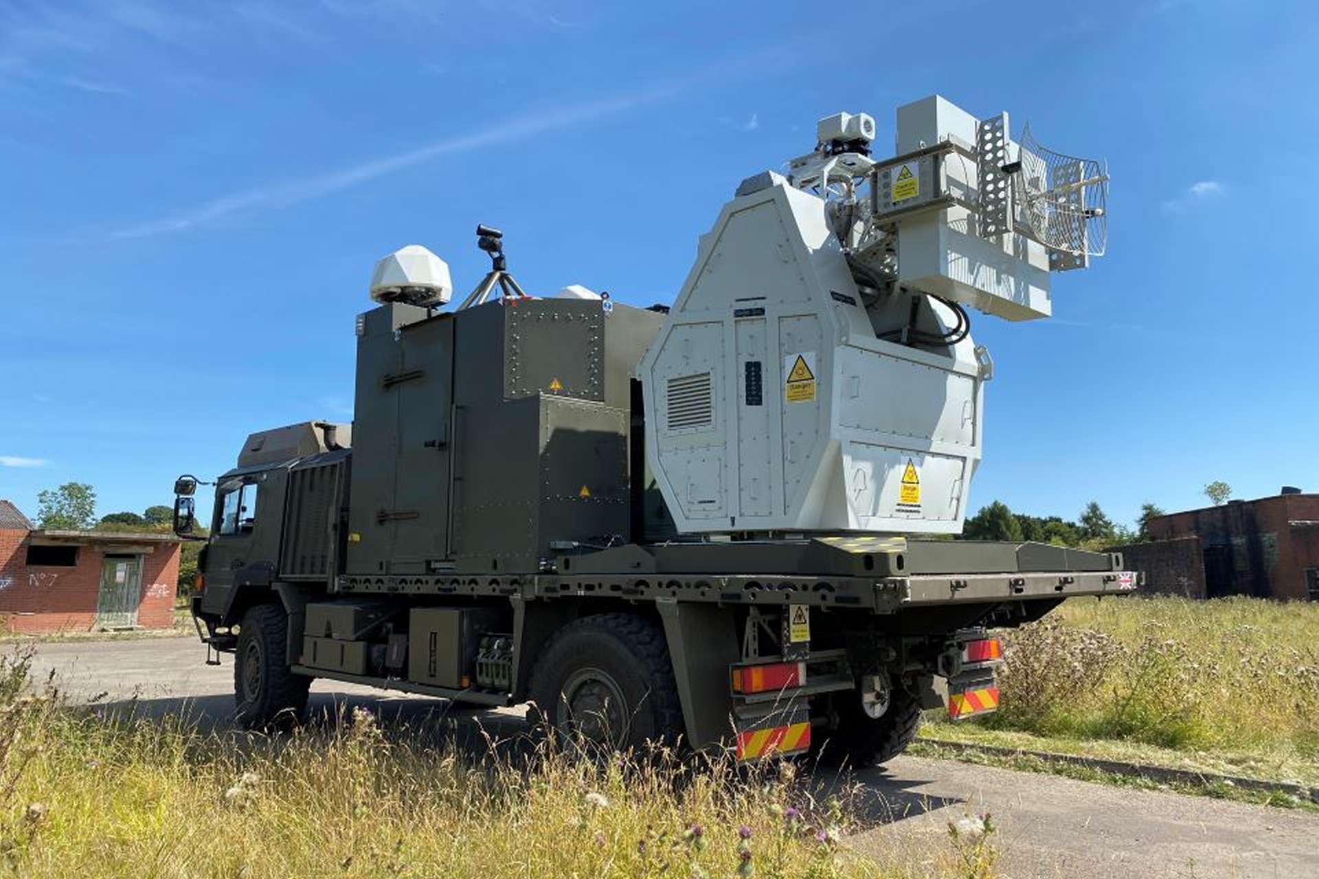 UK Tests Thales RapidDestroyer Radio Frequency Weapon That Downed 80 Drones in Counter-UAS Trials