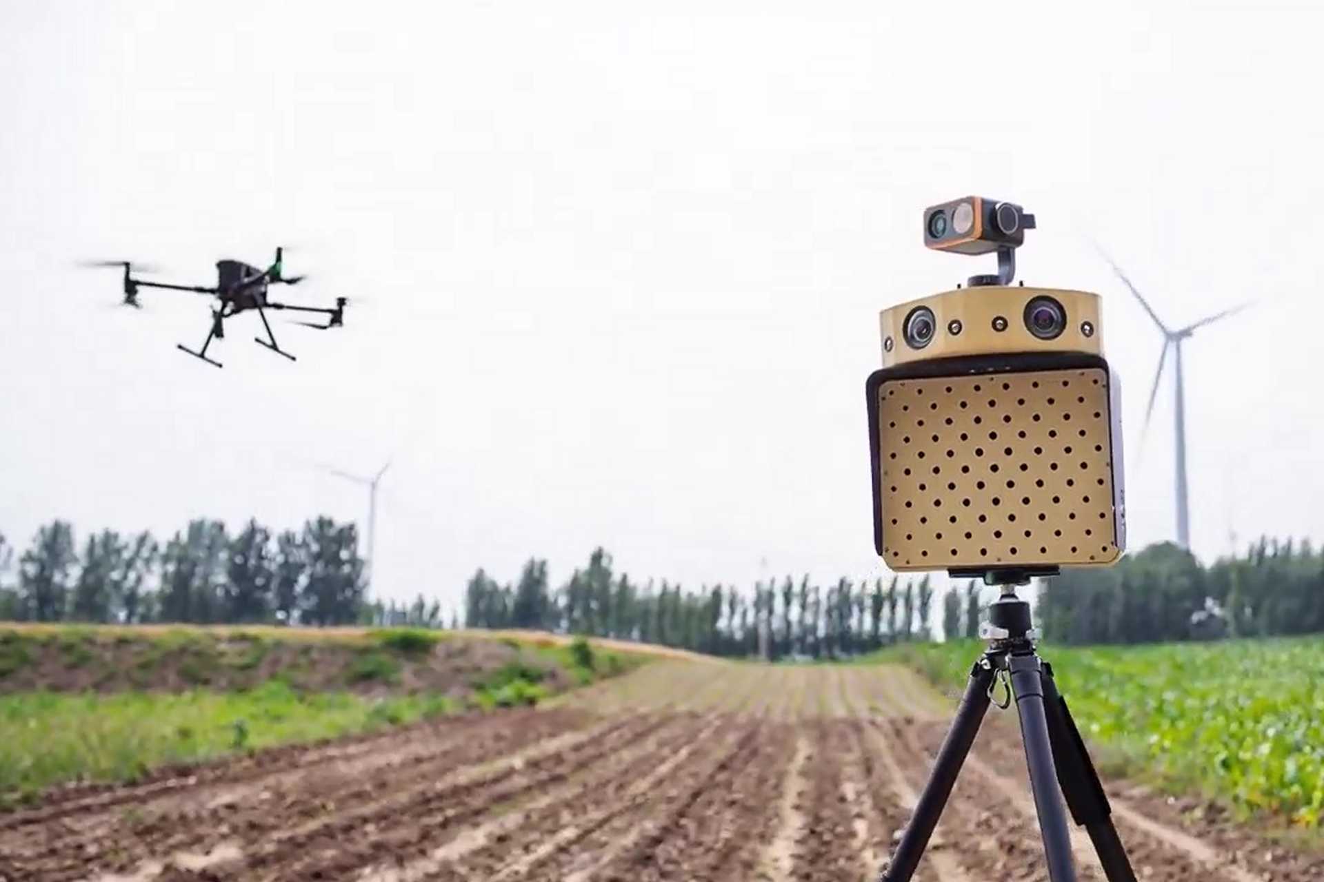 Using the DJI M350RTK as its reference target, the Heimdall system can detect a Class 3 drone from up to 600 meters away acoustically, and confirm it optically up to 4 kilometers using its zoom camera.