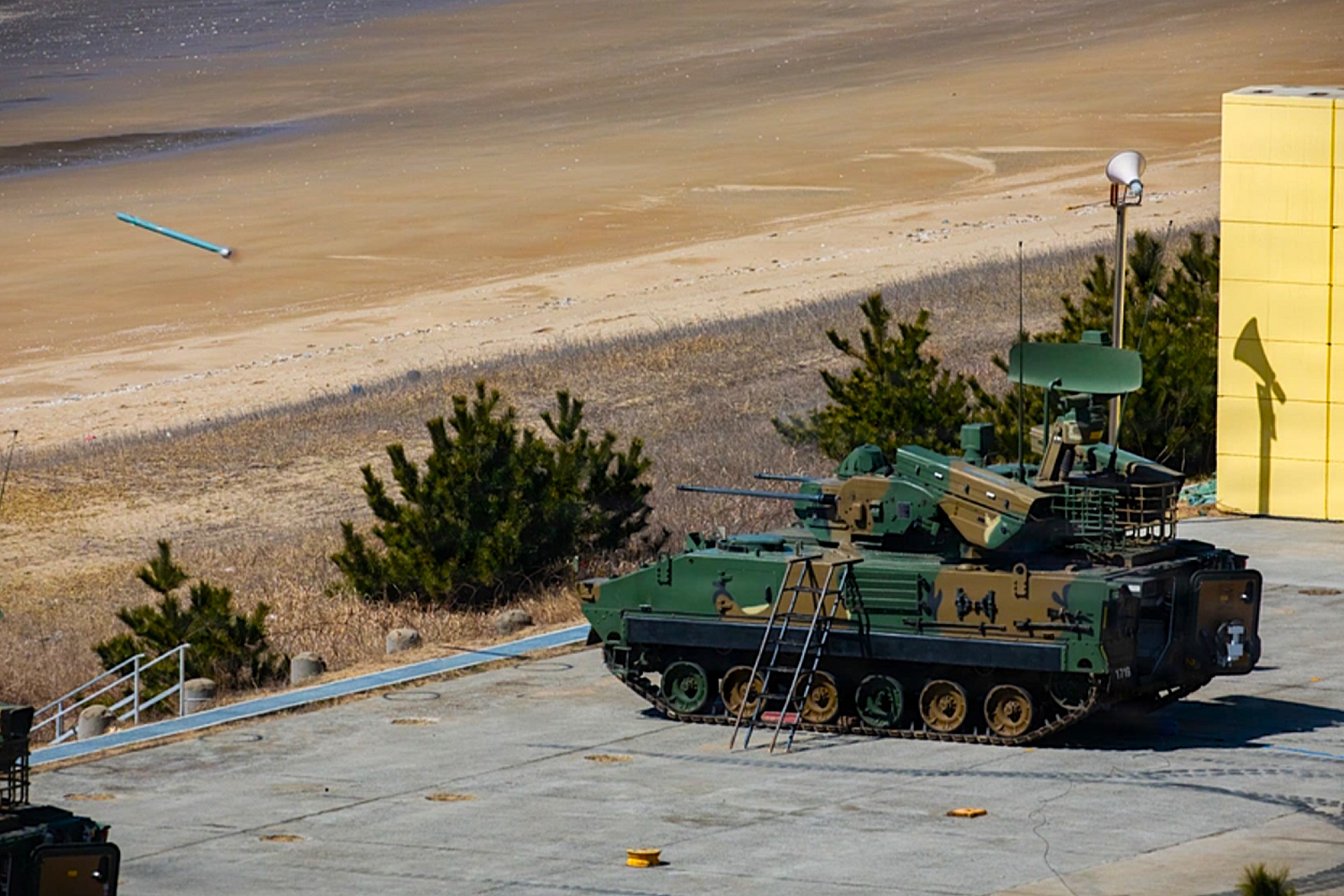 South Korea and U.S. Conduct Stinger Live-Fire Exercise Using K30 Biho to Strengthen Mobile Short-Range Air Defense