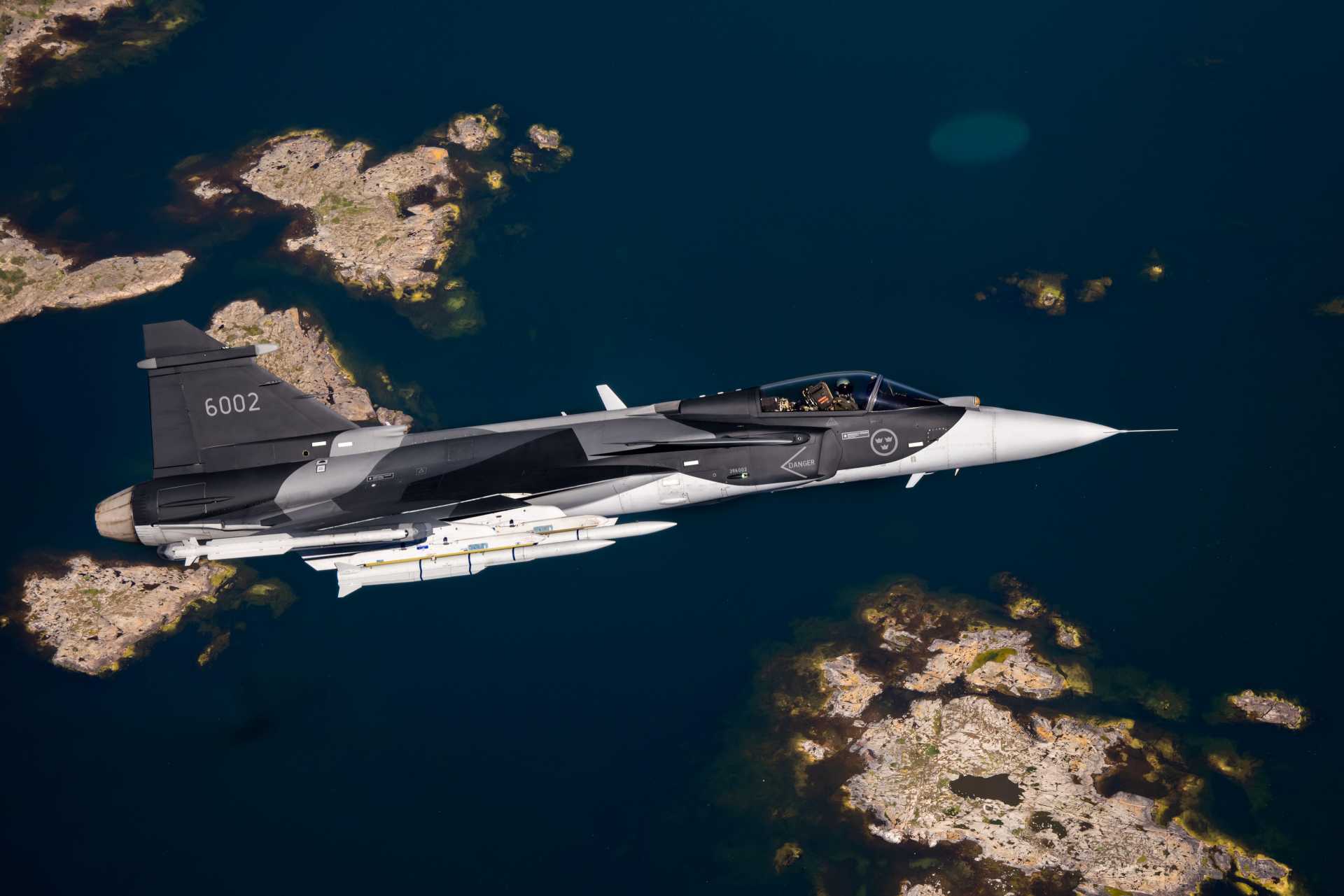 Sweden Gripen E VS. U.S. F-16 Which Fighter Gives Ukraine the Greater Combat Advantage?
