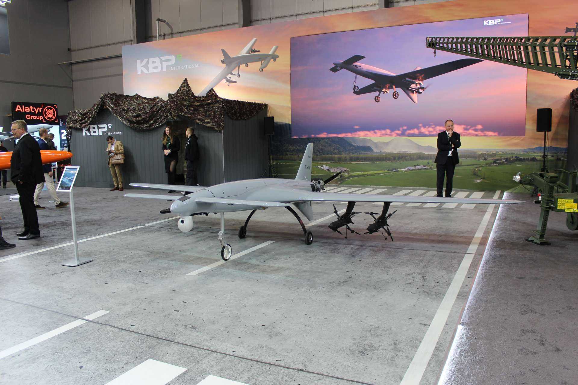 The Gryf is designed to carry different types of interceptor drones and lightweight missiles, as the most suitable interceptor against a slow reconnaissance UAV may differ from one intended to engage a faster one-way attack drone. (Picture source: Army Recognition)