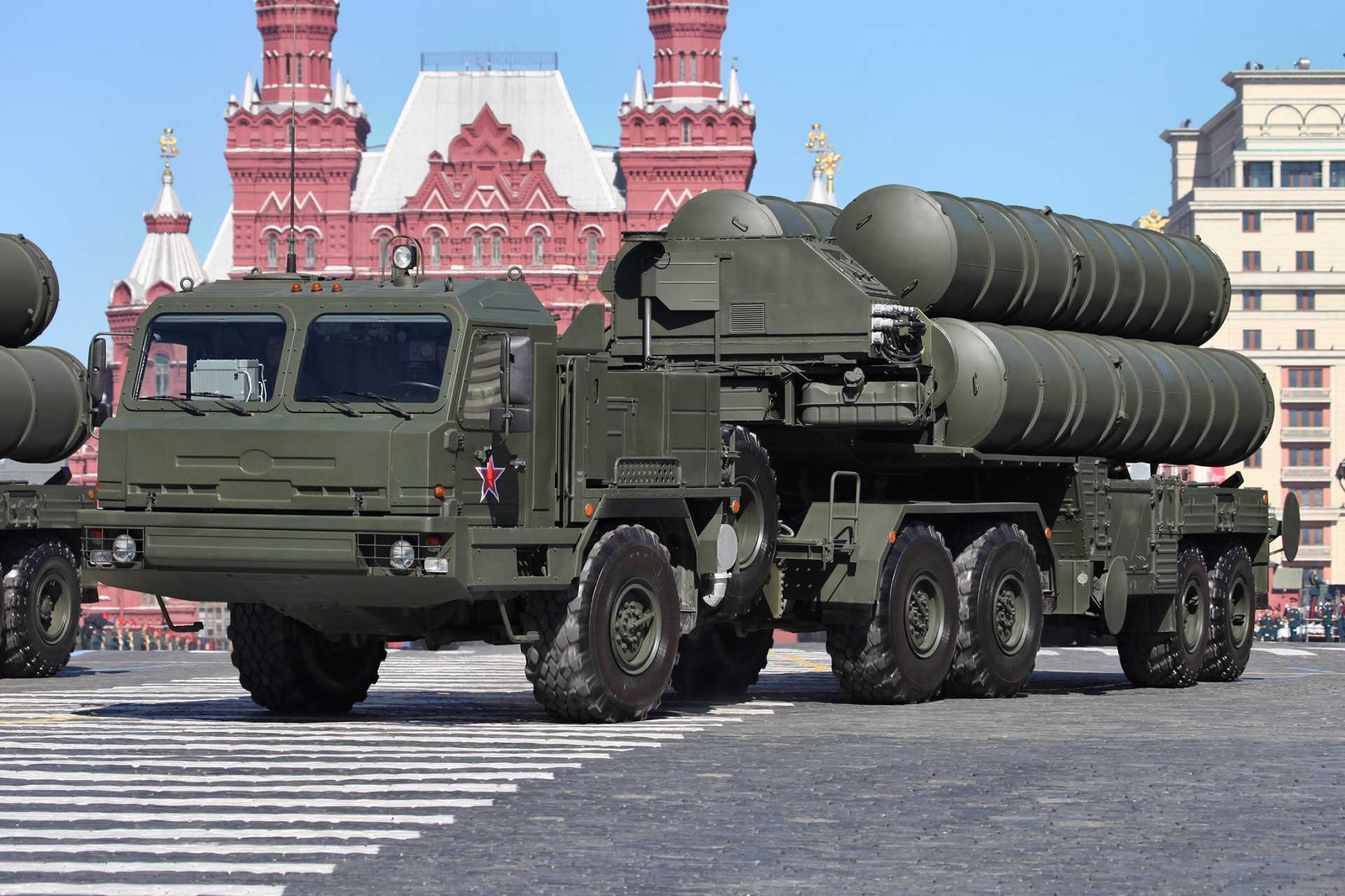 Assessing the strength of Ethiopia’s four planned S-400 batteries is difficult because the term can refer to different configurations, ranging from small launcher groups to larger firing units, with four to twelve launchers. (Picture source: Vitaly Kuzmin)