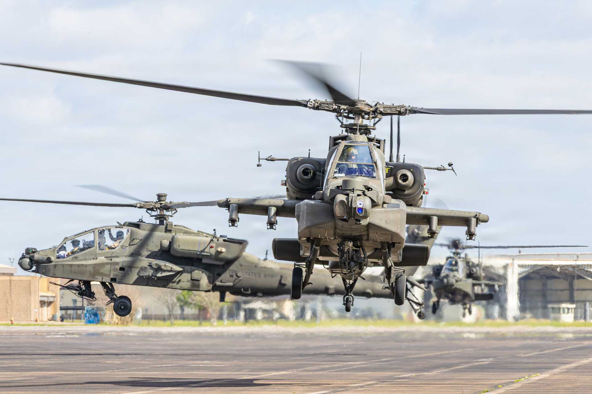 These 12 AH-64Es will join Israel's existing Apache fleet, which combines two generations of the U.S. attack helicopter: the AH-64A Peten, acquired in 1990, and the AH-64D Saraf, which followed in April 2005. (Picture source: US DoD)