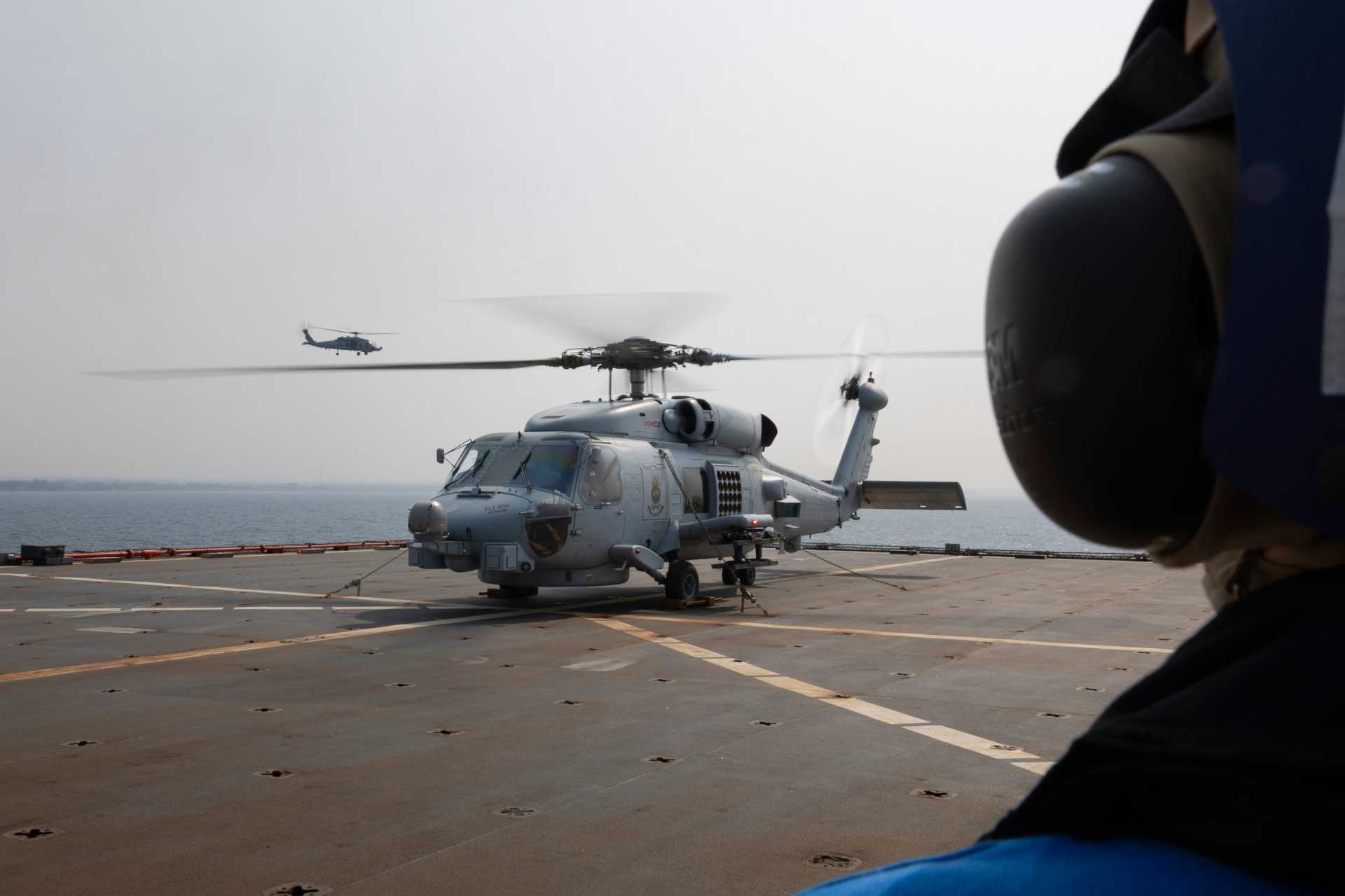 New Zealand has signed a deal to acquire five US-made MH-60R Seahawk helicopters to replace eight Seasprites, equipping its naval frigates with improved submarine-hunting capabilities, lightweight torpedoes, and precision-guided weapons from 2030. (Picture source: Australian MoD)