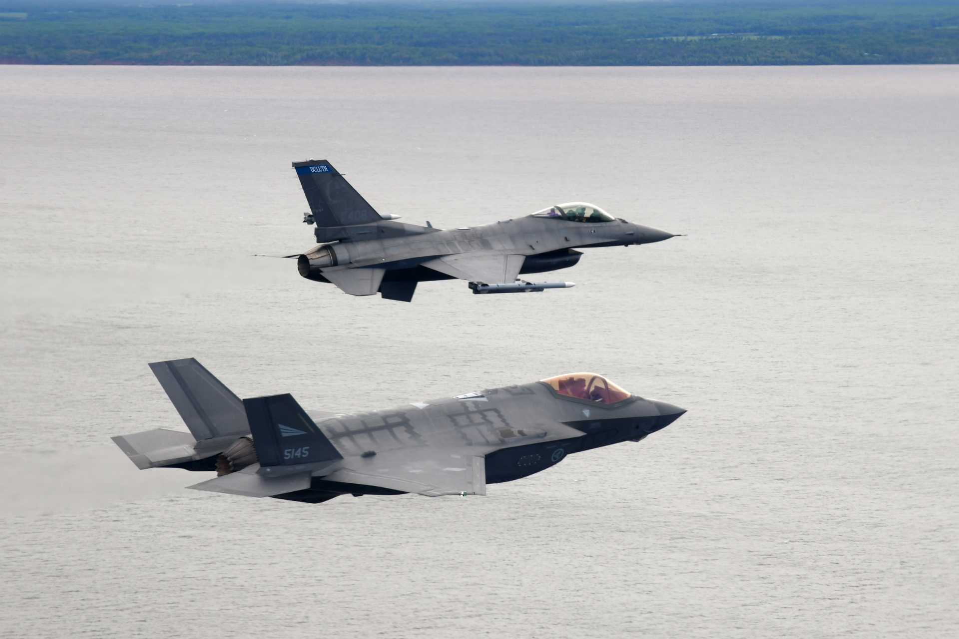 On October 8, 2026, Portuguese Foreign Minister Paulo Rangel confirmed that Portugal is seriously considering the F-35 to replace its F-16 fleet, while U.S. Secretary of State Marco Rubio requested a fair opportunity to submit a competitive proposal. (Picture source: US DoD)