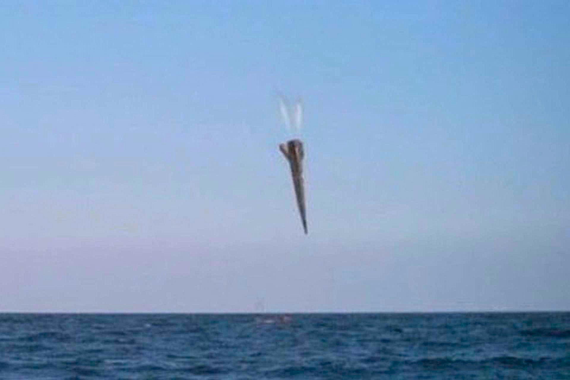 South Korea successfully flight-tested its first indigenous hypersonic glide vehicle, demonstrating booster separation, low-altitude maneuvering, guidance control and precision strike capabilities (Picture Source: South Korea’s Presidential Office)