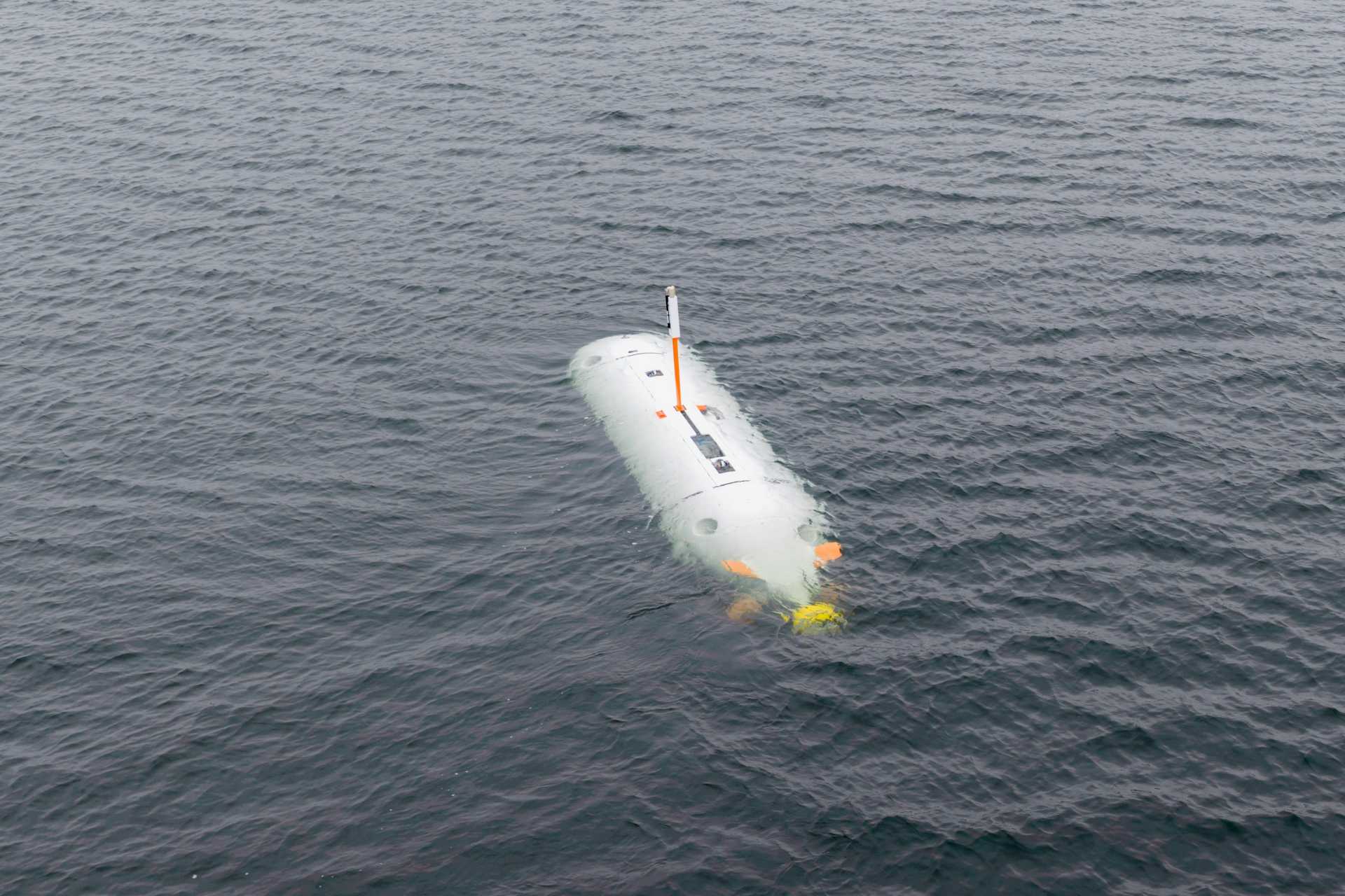Sweden and Saab completed the initial sea trials of the Large Uncrewed Undersea Vehicle (LUUV), an autonomous underwater drone developed to conduct reconnaissance, monitor seabed infrastructure, and support submarine operations in the Baltic Sea. (Picture source: Swedish MoD)